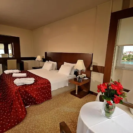 Belde Hotel And Convention Center